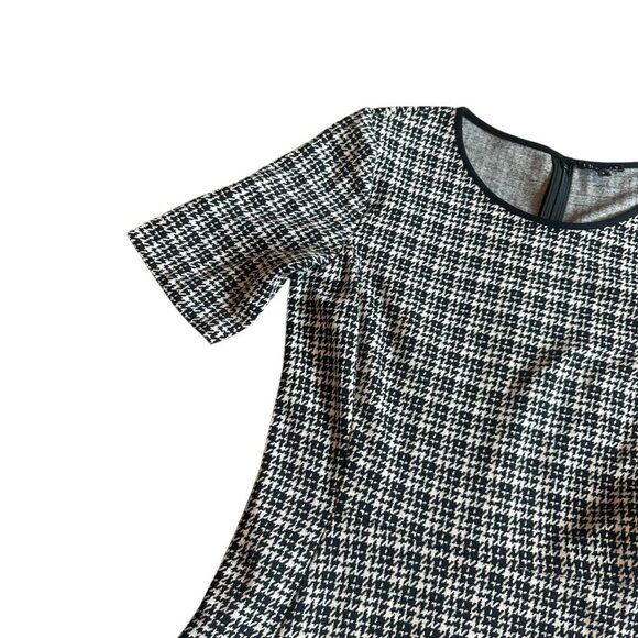 Theory Nikay Houndstooth Fit & Flare Dress Short Sleeve Stretch Size 8 Women's - Picture 4 of 12